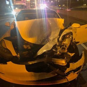 В московском стиле: Tesla Model 3 на автопилоте врезалась в полицейскую машину